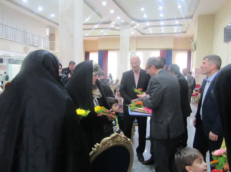 تجلیل از بانوان شاغل و همسران کارکنان اداره ورزش و جوانان شهرستان خدابنده