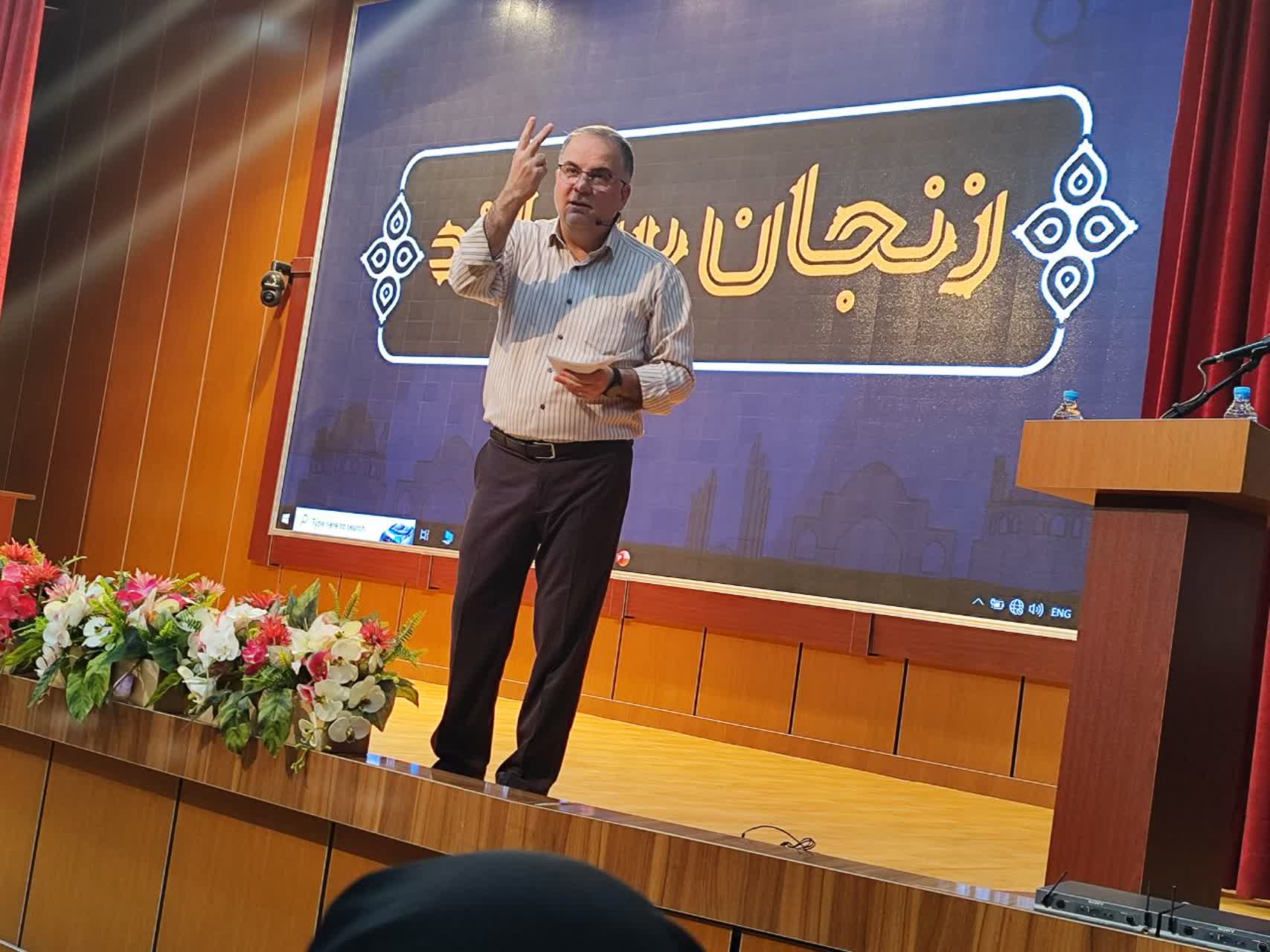 ساخت مسکن ملی را نمی‌پسندم /مسکن ملی مرا پیر کرد