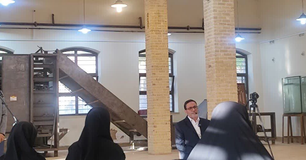 نماینده زنجان: صادرات وزنی زنجیرههای معدنی ۴۰ درصد کاهش یافت / منطقه ویژه اقتصادی زنجان با ۳۵۰ هکتار وارد فاز اجرا میشود